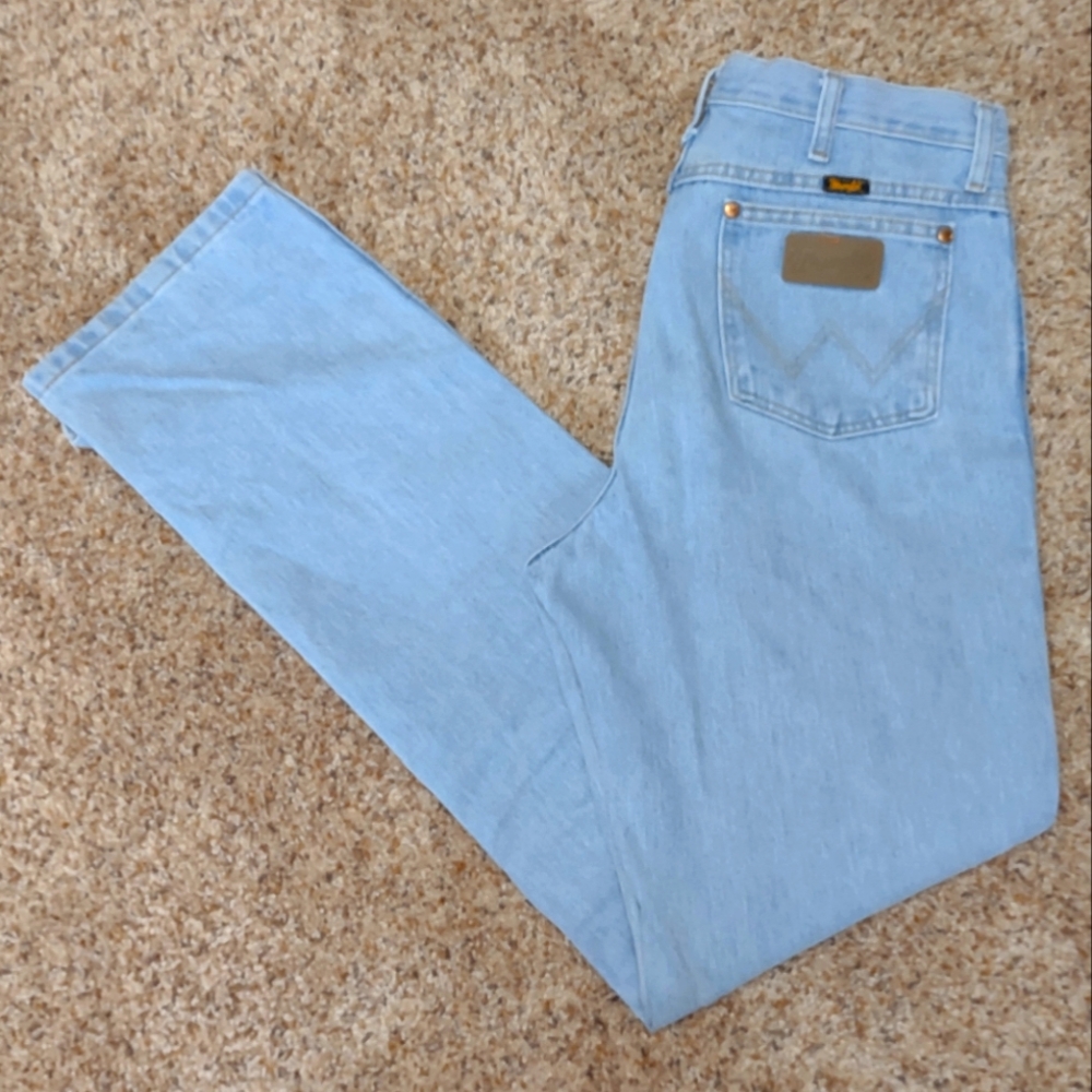 Wrangler 33x34 Cowboy Cut Slim Straight (936) in light blue wash